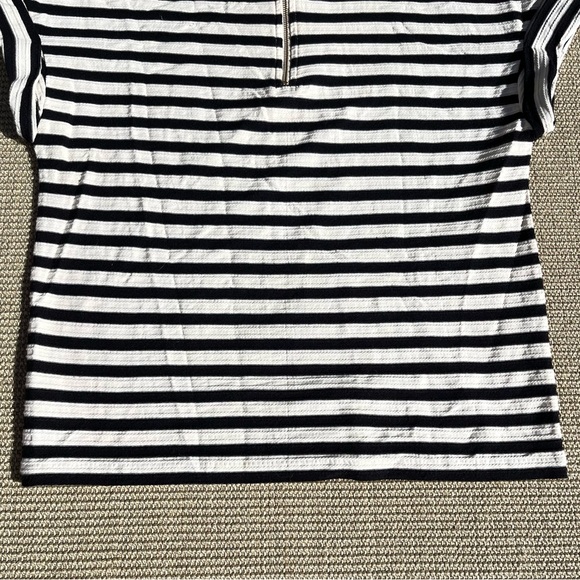 Women’s Short Sleeve Striped Shirt. Medium - Picture 5 of 12